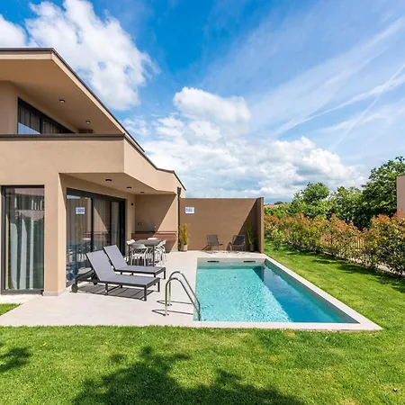 Luxury With Private Swimming Pool Brtonigla