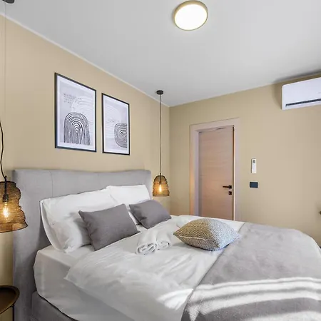 Villa Near With Pool *