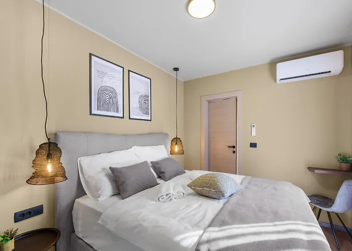 Villa Near With Pool *