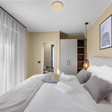 Villa Near With Pool *