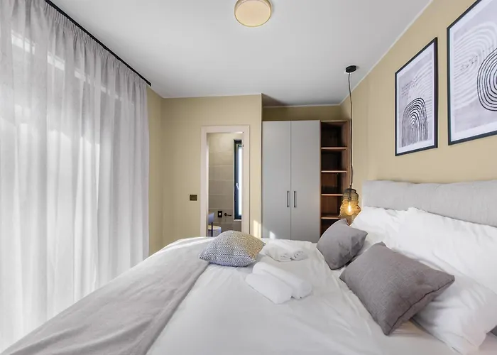 Villa Near With Pool *