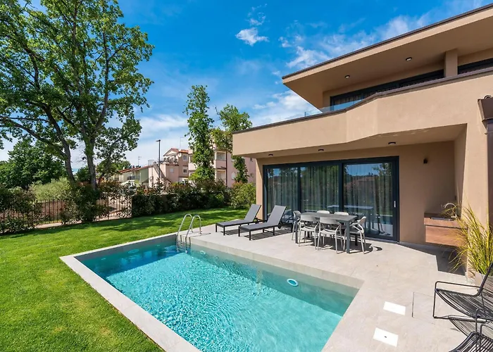 Villa Near With Pool Brtonigla